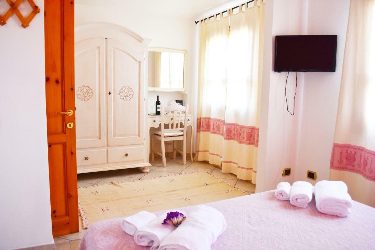Casa Vacanza Porto Frailis Gia Porto Frailis B&B Àrbatax Exterior foto